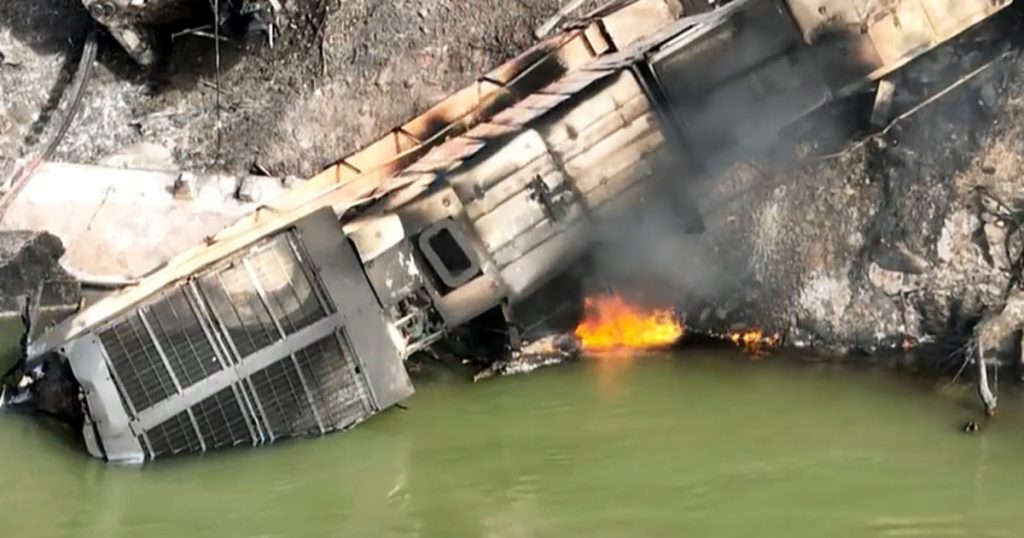 3 Injured After Rockslide Causes Train Derailment In West Virginia ...